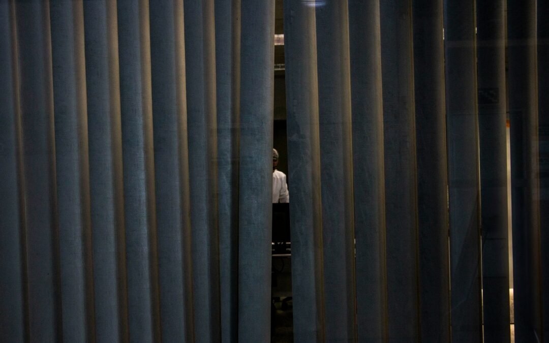 The New Rules of Executive Visibility: Why Leaders Can No Longer Stay Behind the Curtain